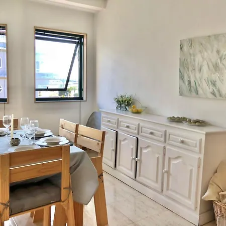Apartamento En 1º Linea De La Playa De Samil فيجو